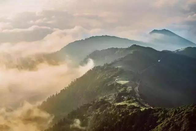 火山岛奇遇，探寻自然秘境，寻找内心平静的旅程